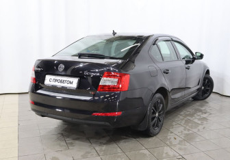 Подержанный автомобиль Skoda Octavia Liftback 2013 года (4 фото)