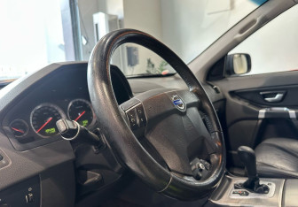 Подержанный автомобиль Volvo XC90 2010 года (12 фото)