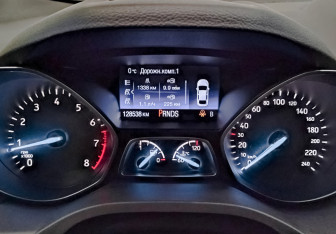 Подержанный автомобиль Ford Kuga 2017 года (13 фото)