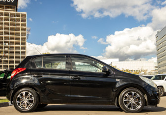 Подержанный автомобиль Hyundai i20 2009 года (3 фото)