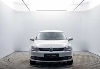 Подержанный автомобиль Volkswagen Jetta Sedan 2012 года (2 фото)