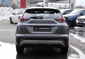 Подержанный автомобиль Mitsubishi Eclipse Cross 2021 года (6 фото)