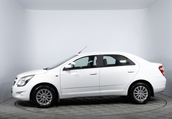 Подержанный автомобиль Chevrolet Cobalt Sedan 2014 года (8 фото)