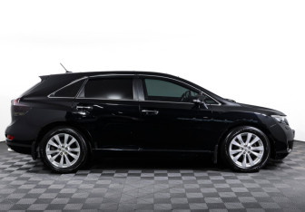 Подержанный автомобиль Toyota Venza 2013 года (4 фото)