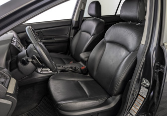 Подержанный автомобиль Subaru XV 2013 года (20 фото)