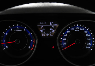Подержанный автомобиль Hyundai Elantra Sedan 2015 года (11 фото)