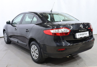 Подержанный автомобиль Renault Fluence 2012 года (6 фото)