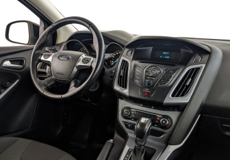 Подержанный автомобиль Ford Focus Hatchback 2014 года (14 фото)