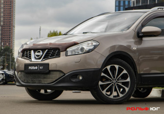 Подержанный автомобиль Nissan Qashqai 2012 года (16 фото)