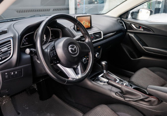 Подержанный автомобиль Mazda 3 Sedan 2014 года (12 фото)