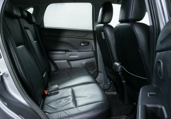 Подержанный автомобиль Mitsubishi ASX 2012 года (11 фото)