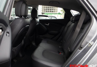 Подержанный автомобиль Hyundai ix35 2012 года (8 фото)