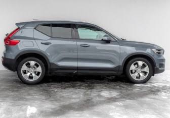 Подержанный автомобиль Volvo XC40 2020 года (4 фото)