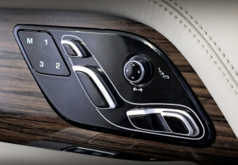 Подержанный автомобиль Land Rover Range Rover 2021 года (21 фото)
