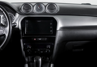 Подержанный автомобиль Suzuki Vitara 2016 года (13 фото)