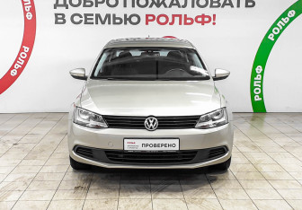 Подержанный автомобиль Volkswagen Jetta Sedan 2012 года (2 фото)
