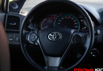 Подержанный автомобиль Toyota Venza 2013 года (9 фото)
