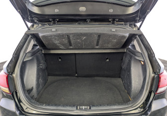 Подержанный автомобиль Kia Rio Hatchback 2020 года (10 фото)