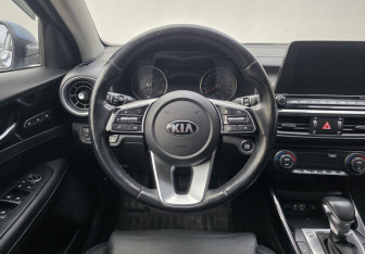 Подержанный автомобиль Kia Cerato Sedan 2018 года (12 фото)