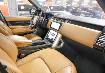 Подержанный автомобиль Land Rover Range Rover 2018 года (11 фото)