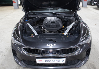 Подержанный автомобиль Kia Stinger 2018 года (9 фото)