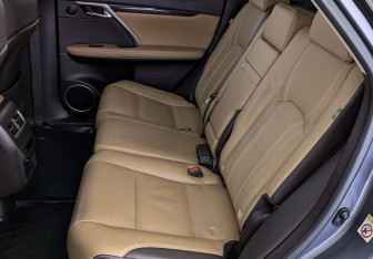 Подержанный автомобиль Lexus RX 2019 года (18 фото)