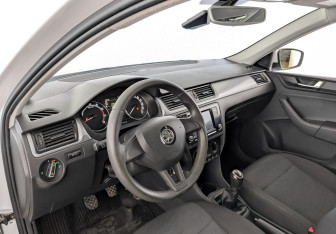 Подержанный автомобиль Skoda Rapid Liftback 2019 года (16 фото)