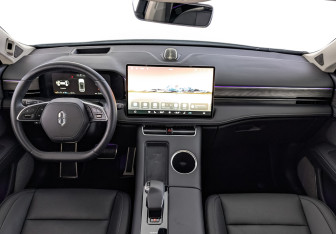 Подержанный автомобиль AITO M5 2023 года (14 фото)