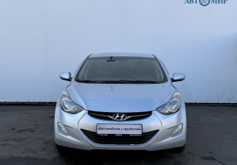 Подержанный автомобиль Hyundai Elantra Sedan 2012 года (2 фото)