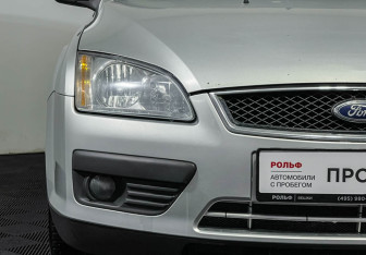 Подержанный автомобиль Ford Focus Sedan 2008 года (14 фото)