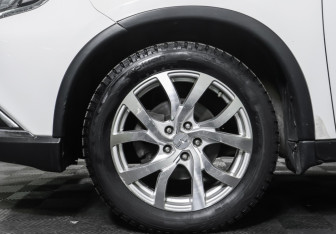 Подержанный автомобиль Mitsubishi Outlander 2015 года (26 фото)