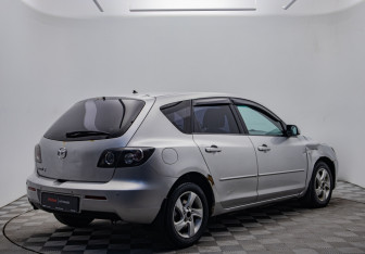Подержанный автомобиль Mazda 3 Hatchback 2007 года (5 фото)
