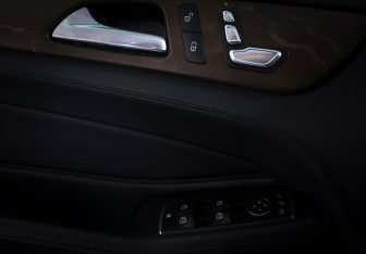 Подержанный автомобиль Mercedes-Benz GLE 2017 года (19 фото)