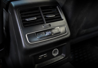 Подержанный автомобиль Audi A4 Sedan 2021 года (25 фото)