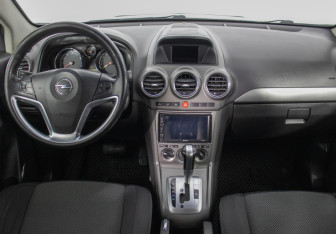 Подержанный автомобиль Opel Antara 2010 года (12 фото)