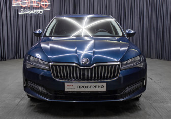 Подержанный автомобиль Skoda Superb Liftback 2021 года (2 фото)