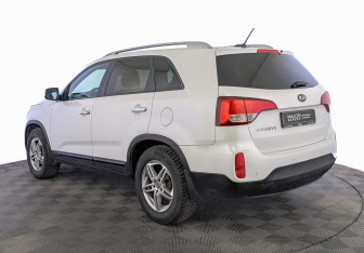 Подержанный автомобиль Kia Sorento 2018 года (7 фото)