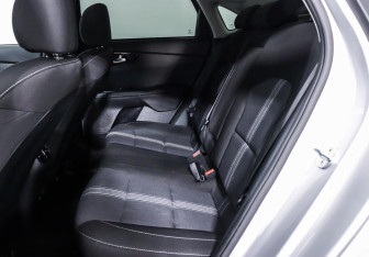 Подержанный автомобиль Kia Cerato Sedan 2022 года (13 фото)