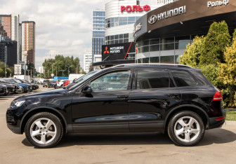 Подержанный автомобиль Volkswagen Touareg 2012 года (6 фото)