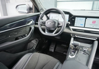Подержанный автомобиль Geely Monjaro 2024 года (13 фото)