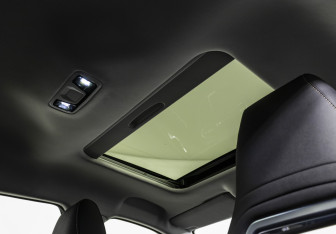 Подержанный автомобиль Omoda C5 2024 года (17 фото)