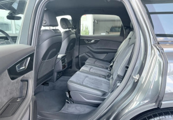 Новый Audi Q7 2025 (9 фото)