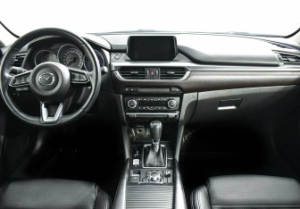 Подержанный автомобиль Mazda 6 Sedan 2017 года (10 фото)
