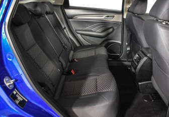 Подержанный автомобиль Haval F7 2021 года (10 фото)