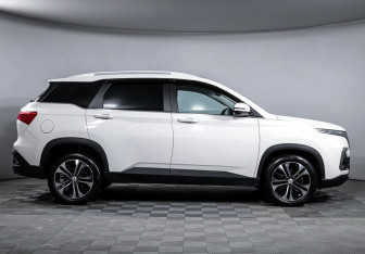 Подержанный автомобиль Chevrolet Captiva 2022 года (4 фото)