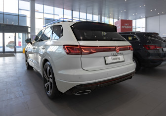 Новый Volkswagen Touareg 2025 (3 фото)