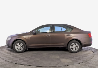 Подержанный автомобиль Skoda Octavia Liftback 2017 года (8 фото)