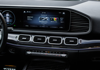 Подержанный автомобиль Mercedes-Benz GLE 2022 года (11 фото)