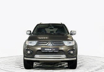 Подержанный автомобиль Mitsubishi Pajero Sport 2013 года (2 фото)