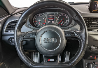 Подержанный автомобиль Audi Q3 2017 года (21 фото)